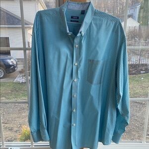 IZOD Men's Blue Checkered Shirt